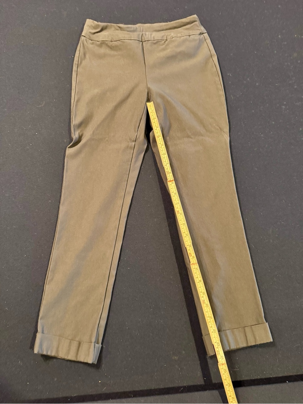 Tribal Greyish Dark Grey Cropped Stretch Pants. Women’s Sz 4